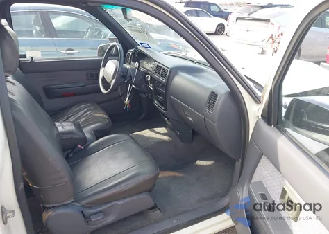 1996 Toyota Tacoma Xtracab from USA, damaged, VIN 4TAVN52NXTZ204619